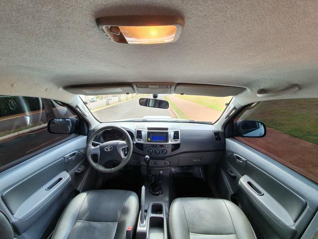 Hilux STD 3.0 Diesel 4X4 manual 2014/14 - Foto 5