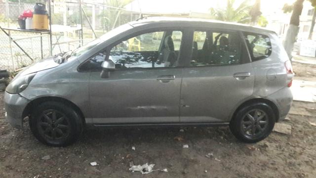Vendo ou troco Honda fit 2004 quitado $6.500 leia o anúncio - Foto 12