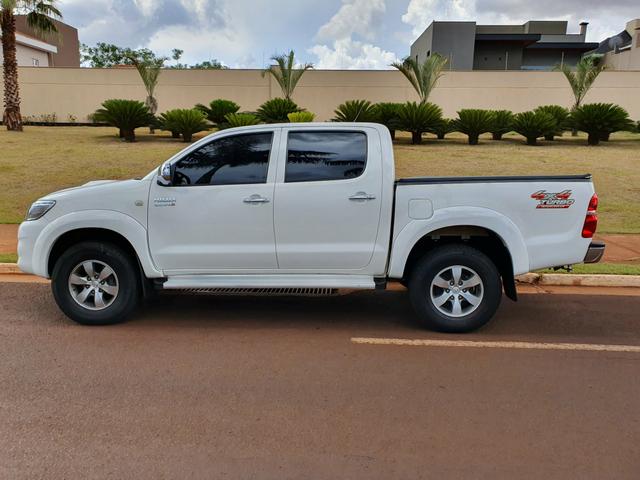 Hilux STD 3.0 Diesel 4X4 manual 2014/14 - Foto 8