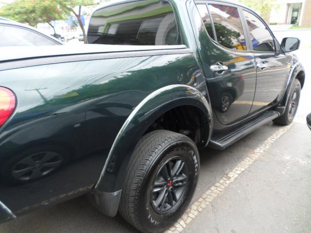 MITSUBISHI L200 TRITON 2009/2009 3.2 HPE 4X4 CD 16V TURBO INTERCOOLER DIESEL 4P AUTOMÁTIC - Foto 4