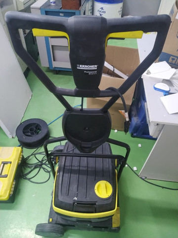Lavadora e Secadora de Piso Industrial Karcher BR40/10 ADV - Foto 2