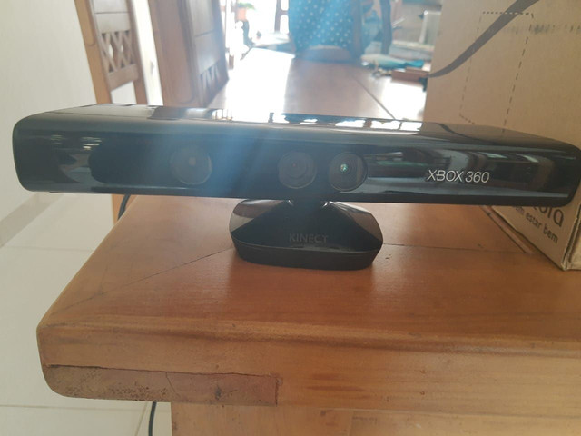 Kinect de Xbox 360 usado em estado de novo