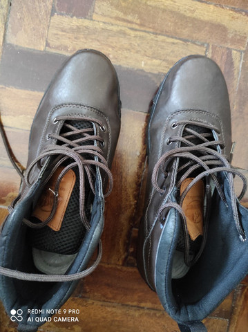bota adventure sandro republic