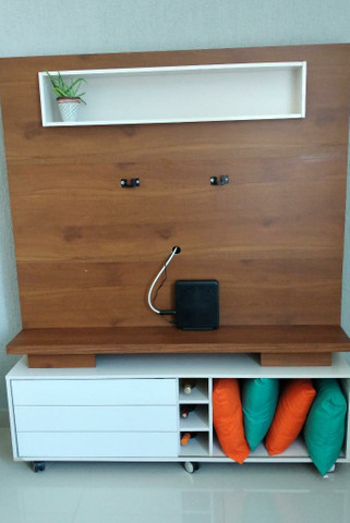 Rack Painel muito novo !!