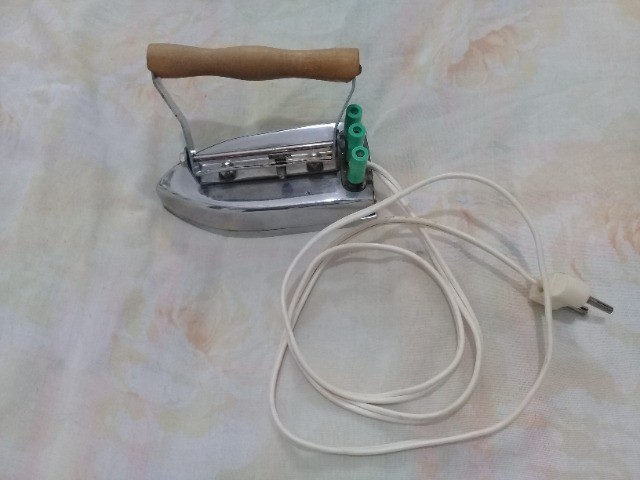Mini Ferro Elétrico antigo para viagem
