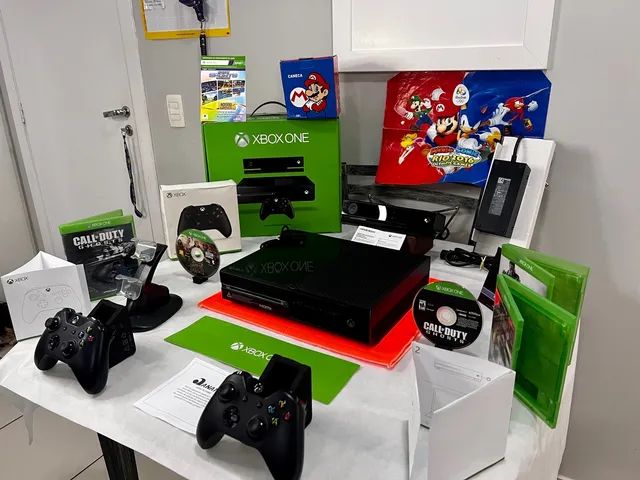 Xbox One 500GB + Kinect + 2 Jogos para Download + Controle sem Fio