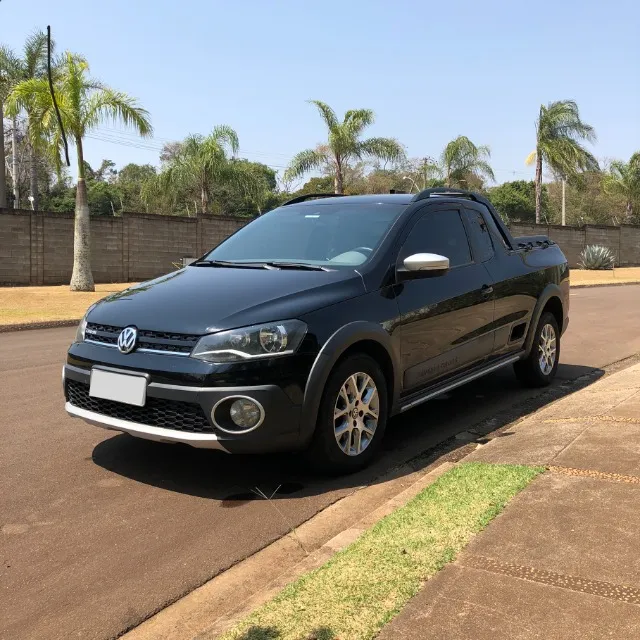 Comprar Picape Volkswagen Saveiro 1.6 G6 Cross Cabine Estendida Flex Preto  2014 em Ibitinga-SP