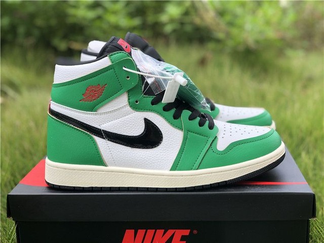 Air Jordan 1 Retro "Lucky Green"