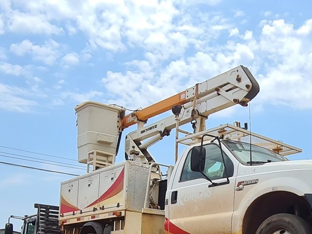 Cesto aéreo 10.5M Isolado 46kv metros. - Foto 10
