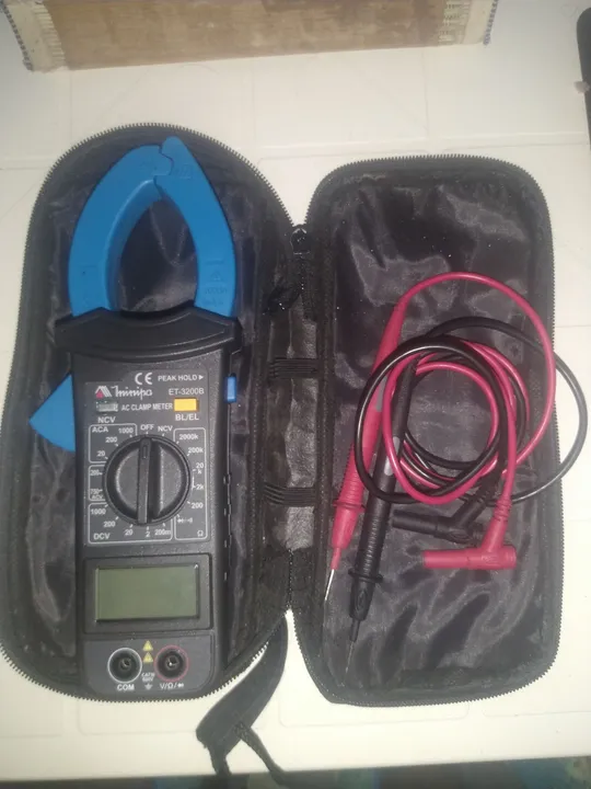 Alicate Amperímetro ET-3200B
