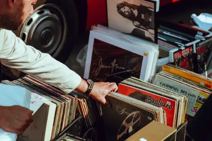 compra-se discos de vinil ,Cds e equipamentos de som