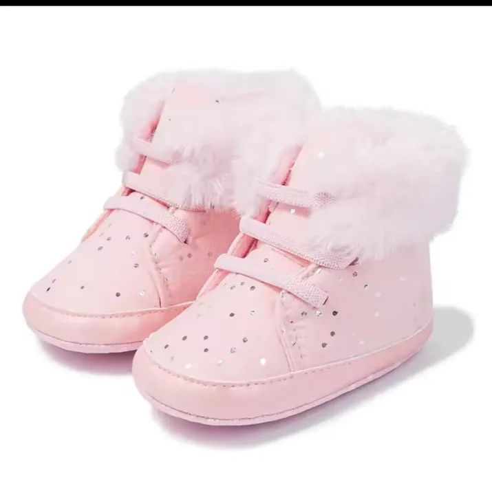 bota bebê rosa com brilhos 11,8cm 6-12 meses
