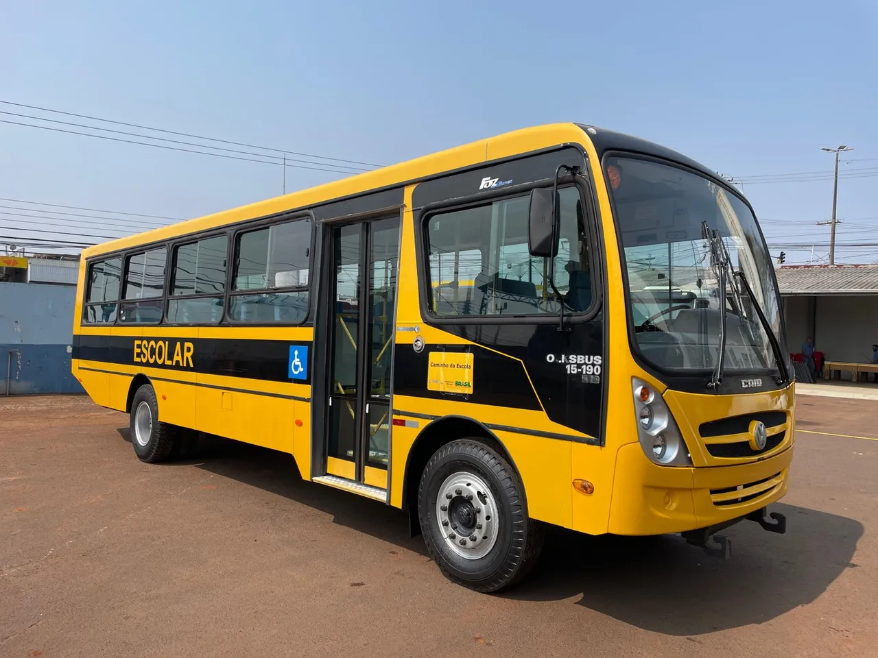 Ônibus escolar Caio foz ano 12/13 motor man 15-190 com 60lug. Disponível em cascavel,PR