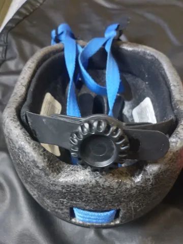 Capacete de proteção 2 peças em boas condições  - Foto 3