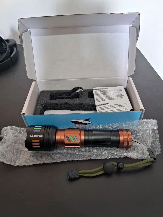 Lanterna de LED Smiling Shark SD-5251 - Foto 2