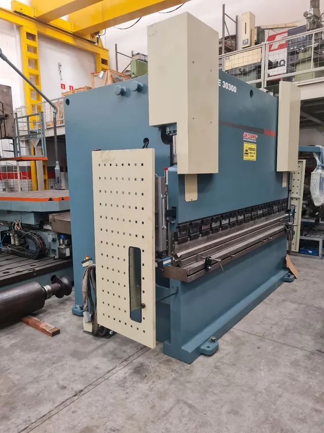 MAQUINAS OPERATRIZES DISPONIVEL A VENDA