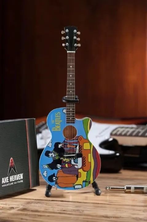 Guitarra Miniatura Beatles - Foto 5