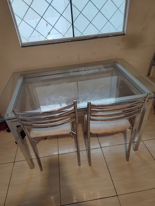 Mesa de vidro temperado com cadeiras - Foto 2