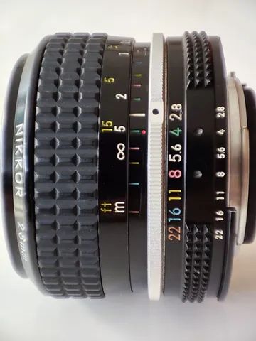 grande angular Nikon 28mm Nikkor f/2.8 (AI). manual. wide angle lens.