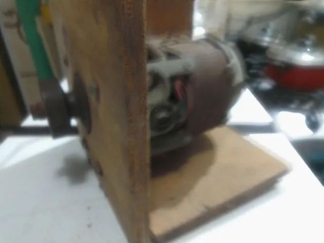 Vendo esse motor ele tá ok 110 wts - Foto 2