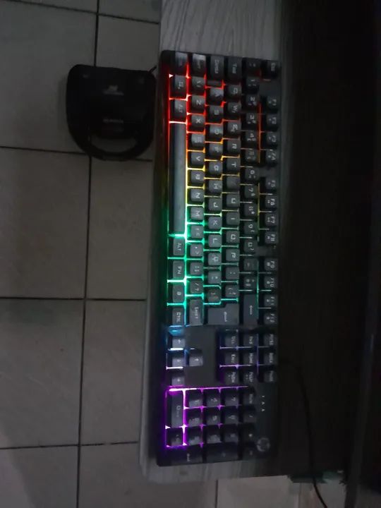 Teclado semi mecanico