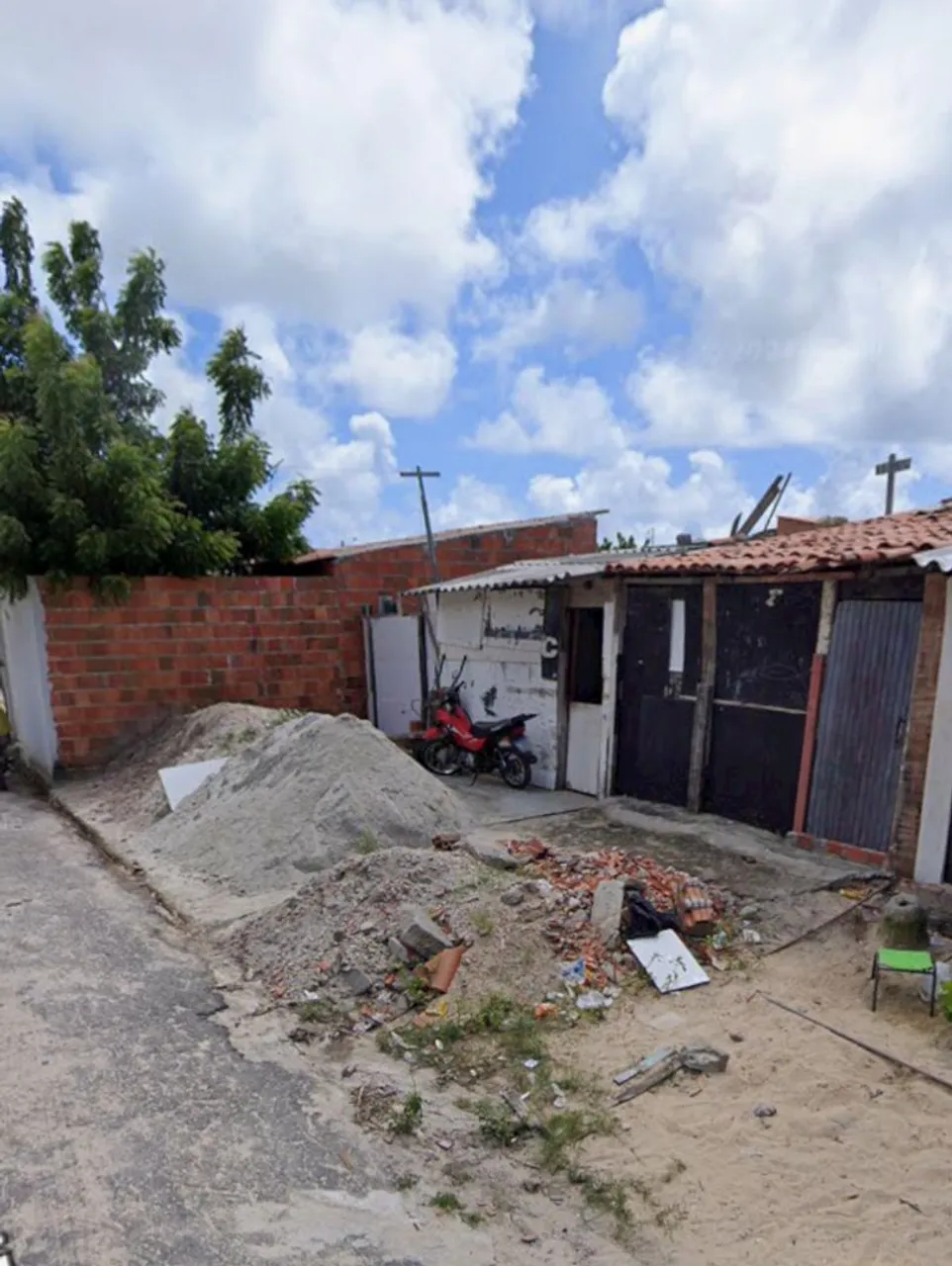 Terreno 16,000 de frente pra pista no Vicente pizon