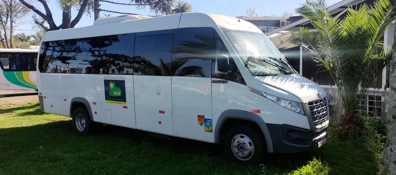 Micro ônibus Volare Fly 6 com 20 lugares 