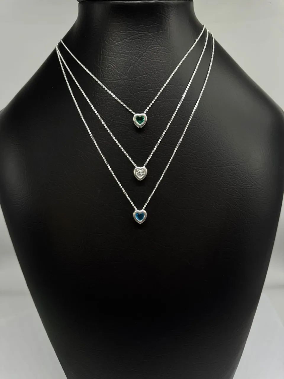 Colar Coração com Pedras Elegância e Charme