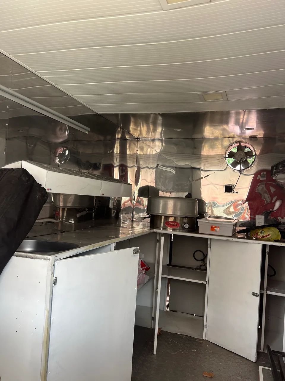 Vendo ou troco  trailer para lanchonete  - Foto 4