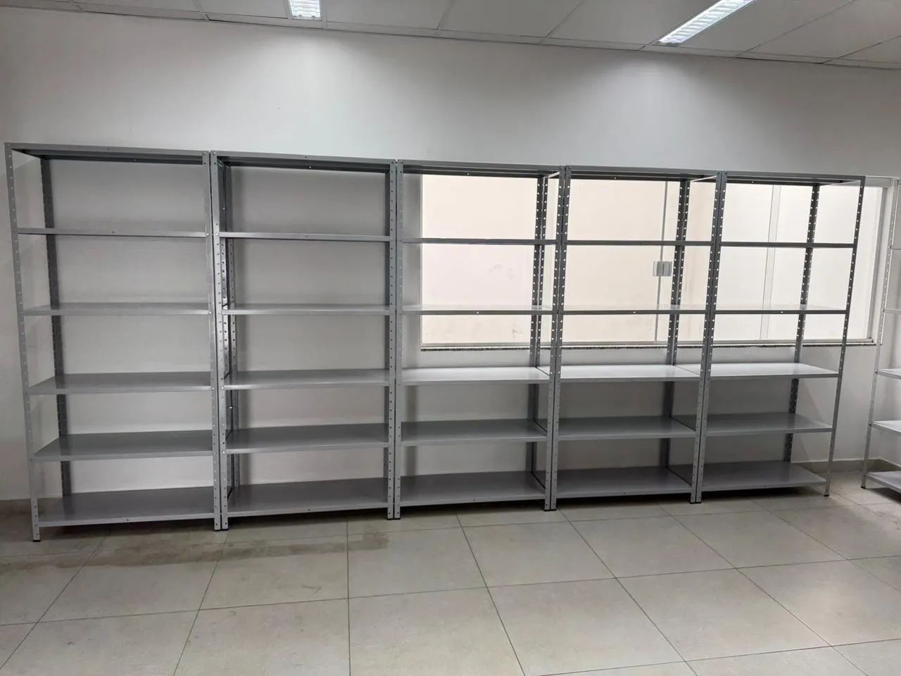 PRATELEIRAS DE AÇO - Foto 4