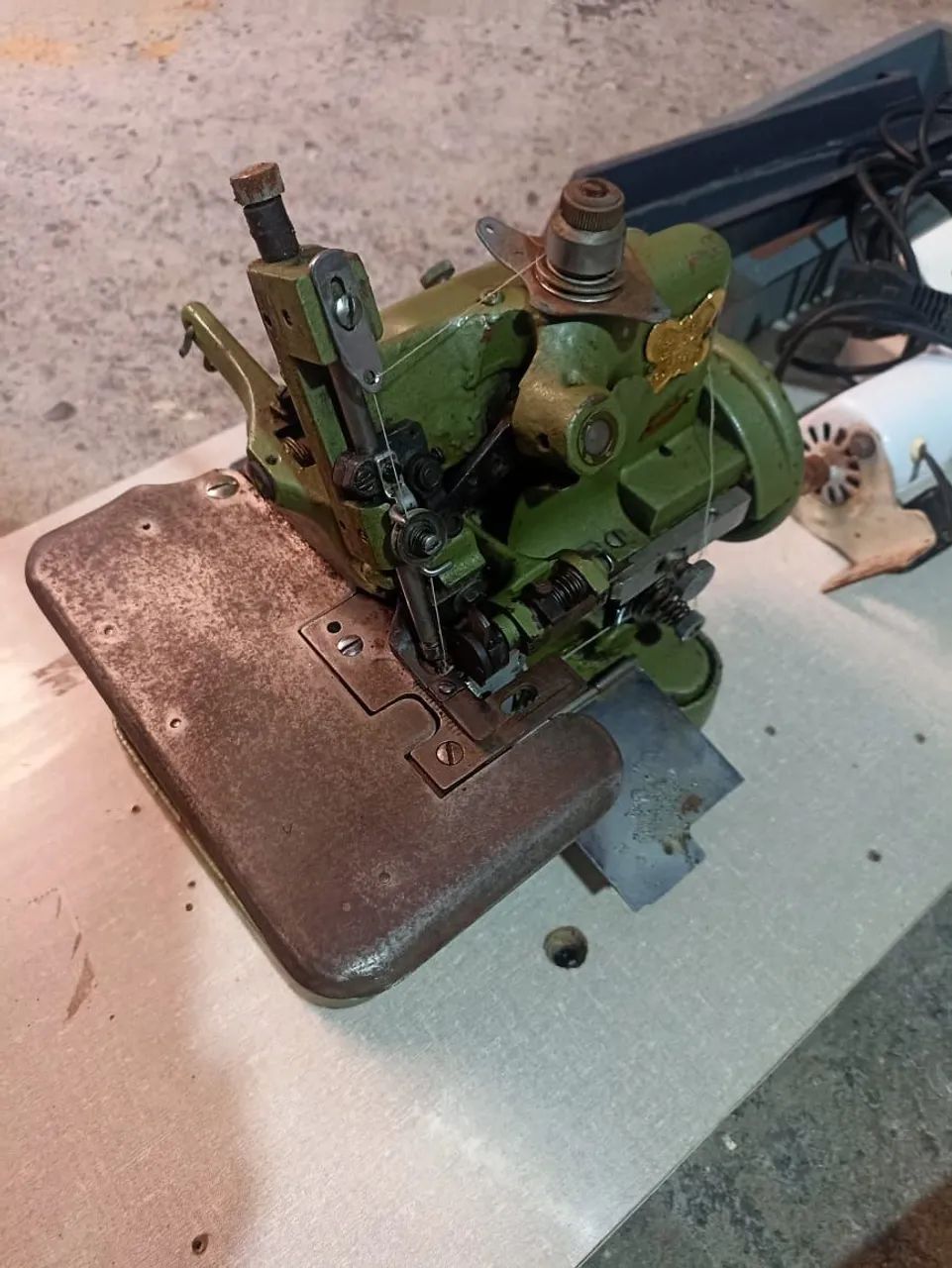 Máquina de costura overclock chinesinha  - Foto 3