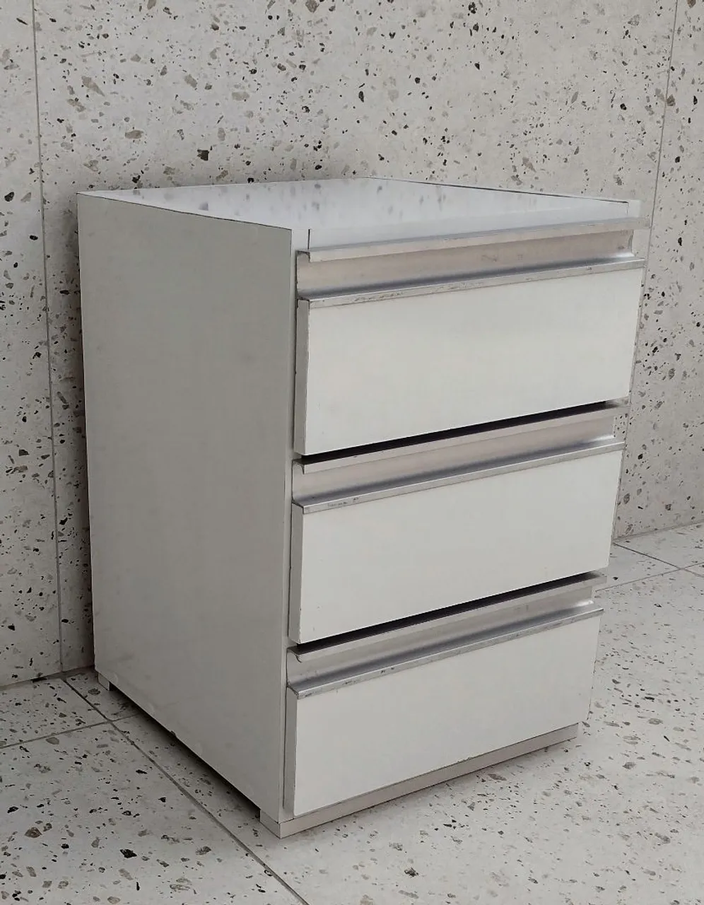 Gaveteiro Branco mdf Novinho 3Gavetas/Corrediças Telescópicas/Puxador Alumínio