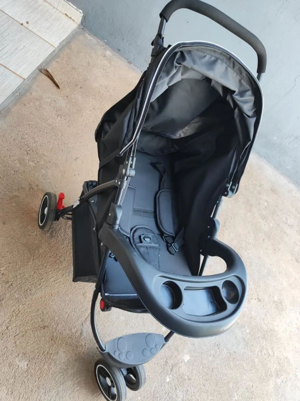 Carrinho de Bebê compacto e Prático 