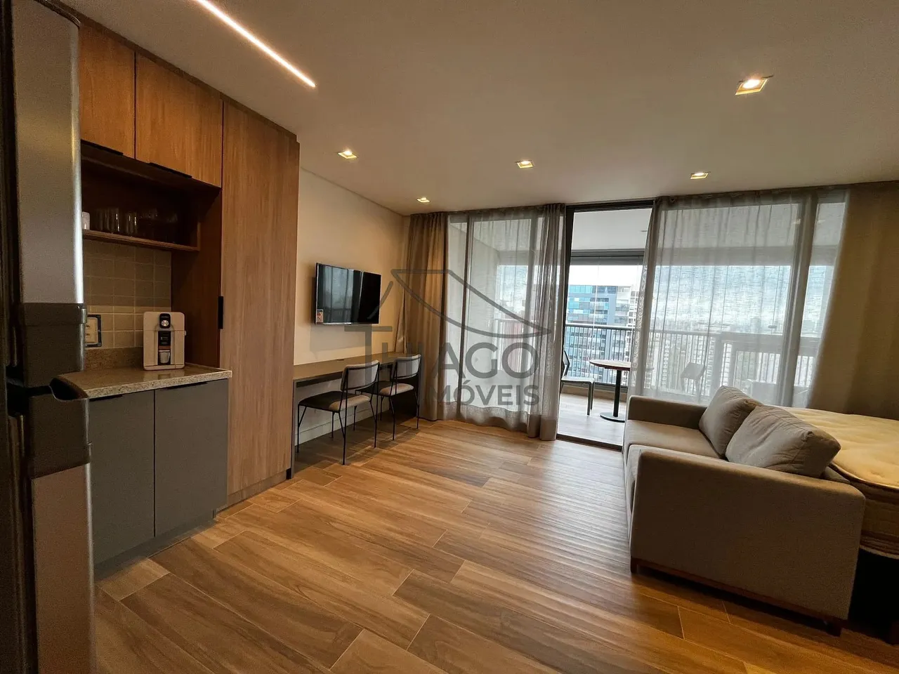Studio novo com sacada e mobiliado de 41m² para locação, localizado no bairro do Tatuapé,