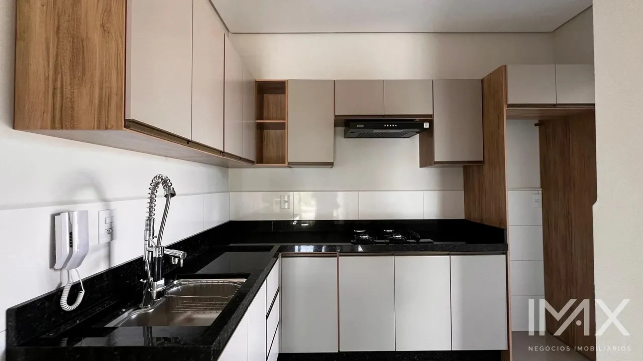 Apartamento para locação no Edifício Fortaleza, 71m2 por R 3.500,00 mês.