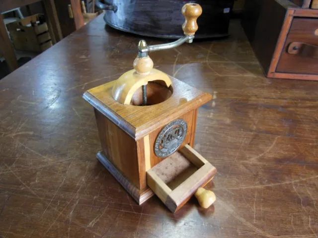 Moedor Moinho Pimenta c/ Manivela Caixinha Madeira - Foto 3