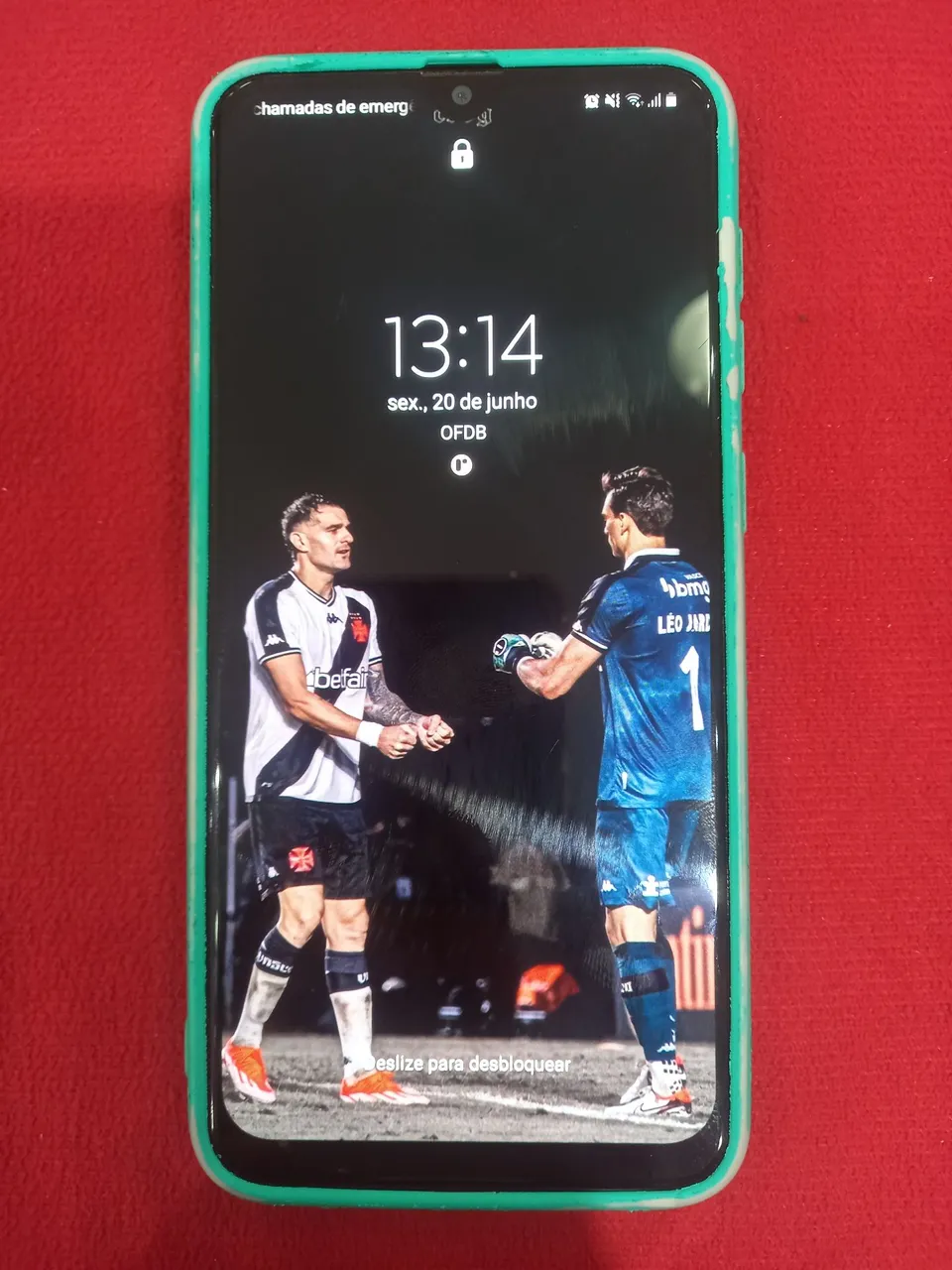 Celular em perfeito estado, nunca precisou de conserto.