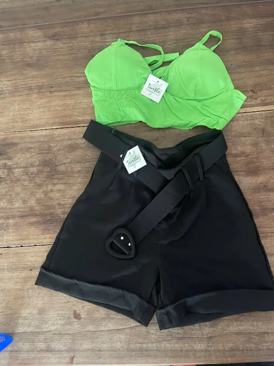 Conjunto bermuda com cropped