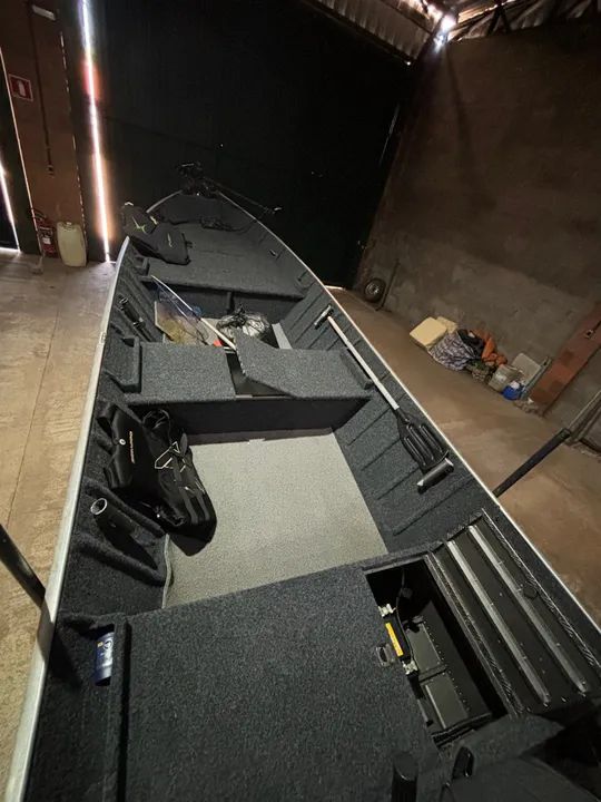 Barco 6 metros motor Mercury 40 HP Carreta Odne - Foto 8