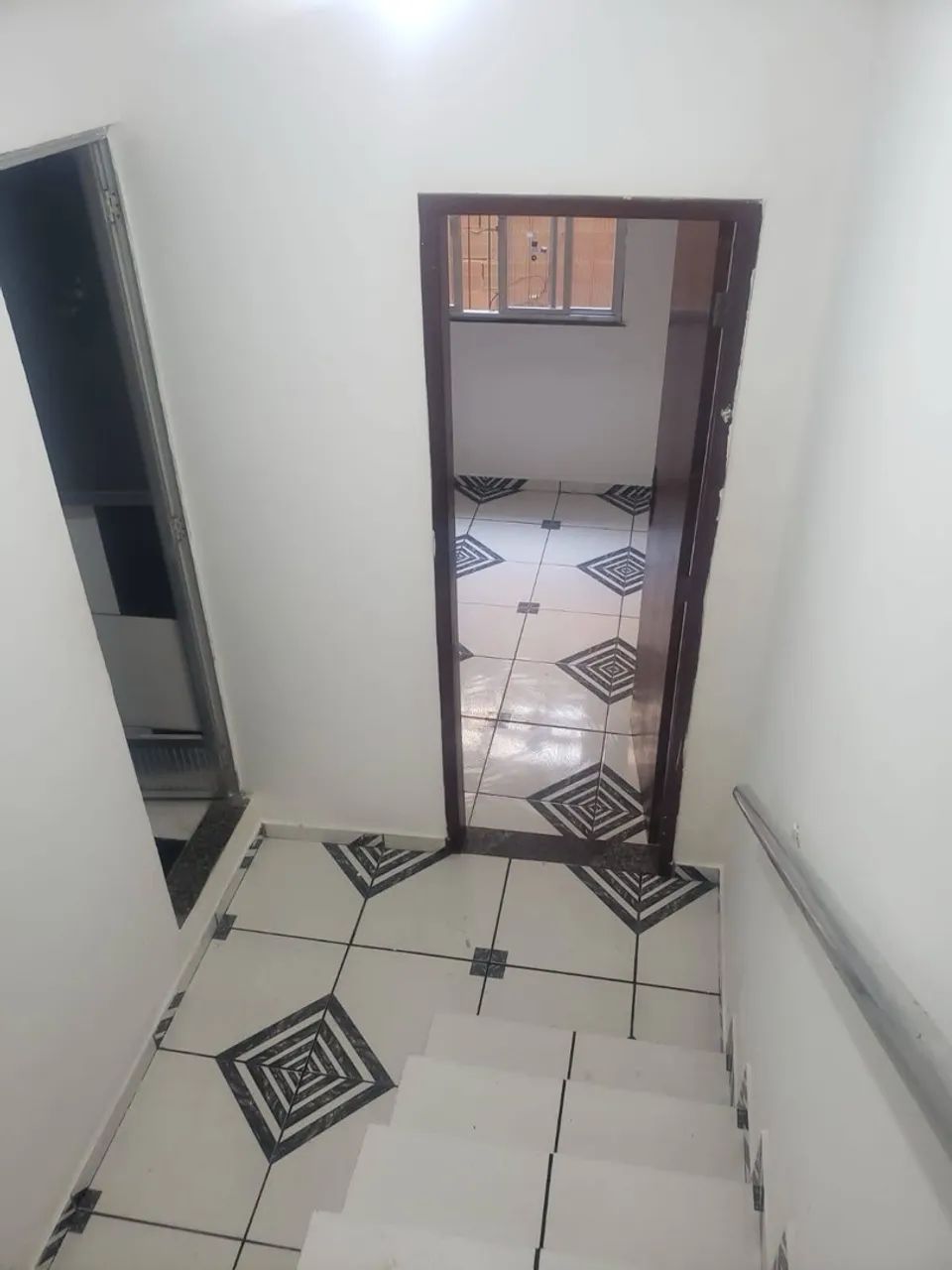 Apartamento com piso diferenciado e ótima iluminação