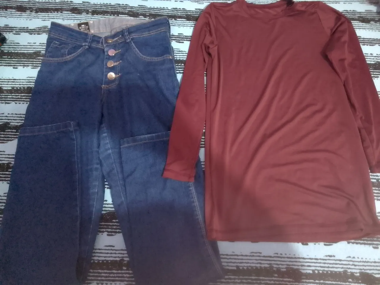 Conjunto Jeans e Blusa Manga Longa - Elegância e Conforto