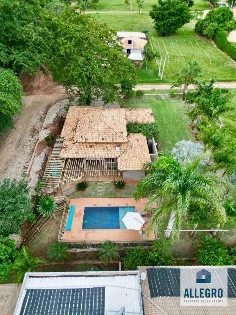Rancho com 4 dormitórios à venda, 351 m² por R$ 2.000.000,00 - Condomínio Marina Bonita -