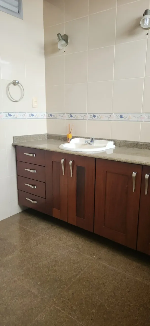 EDIFÍCIO VIÑA DEL MAR - Apartamento muito confortável de 330,00 m2, 3 suítes + 1 Quarto.