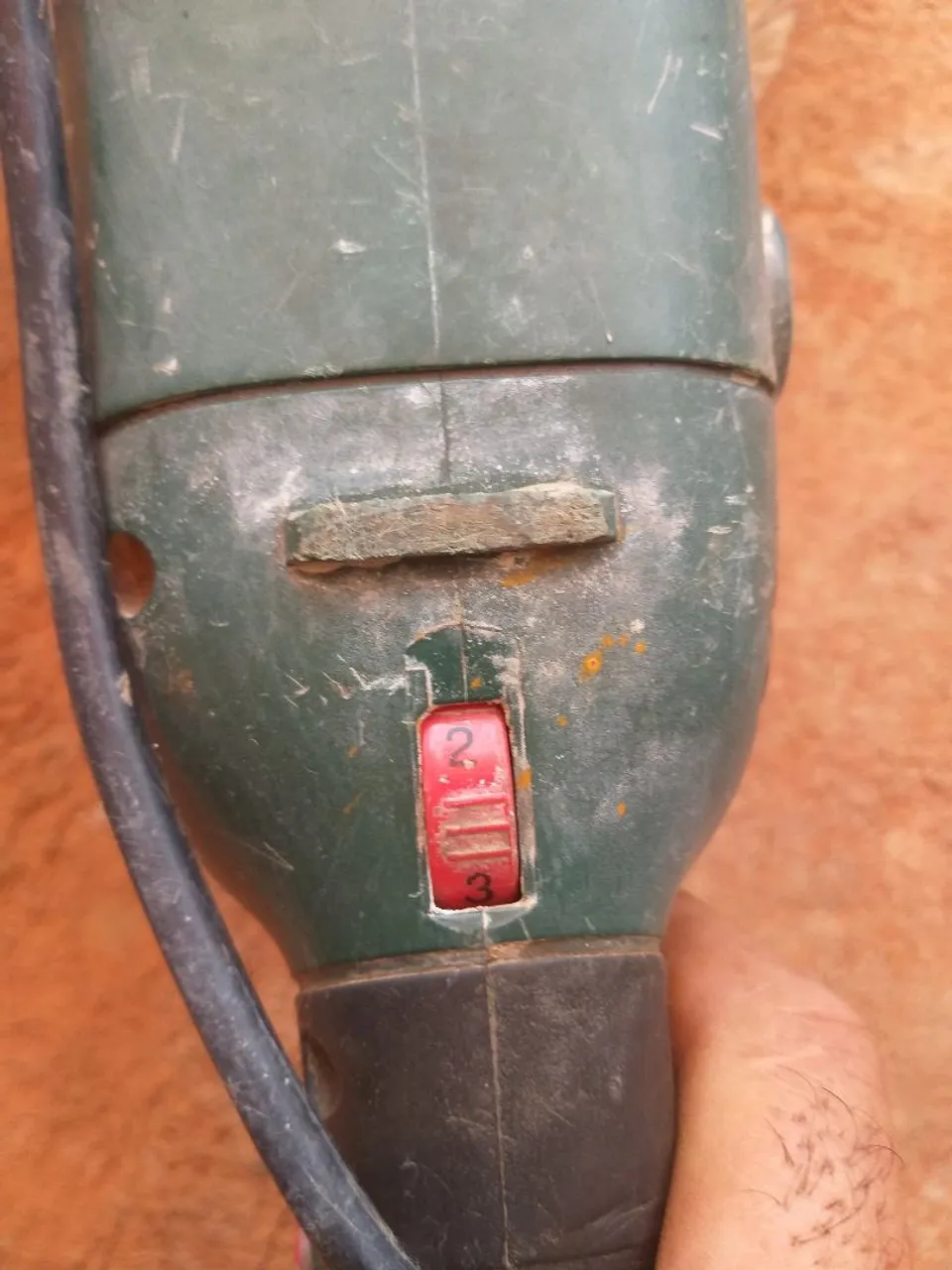 Politriz elétrica com ajuste de velocidade 220volts