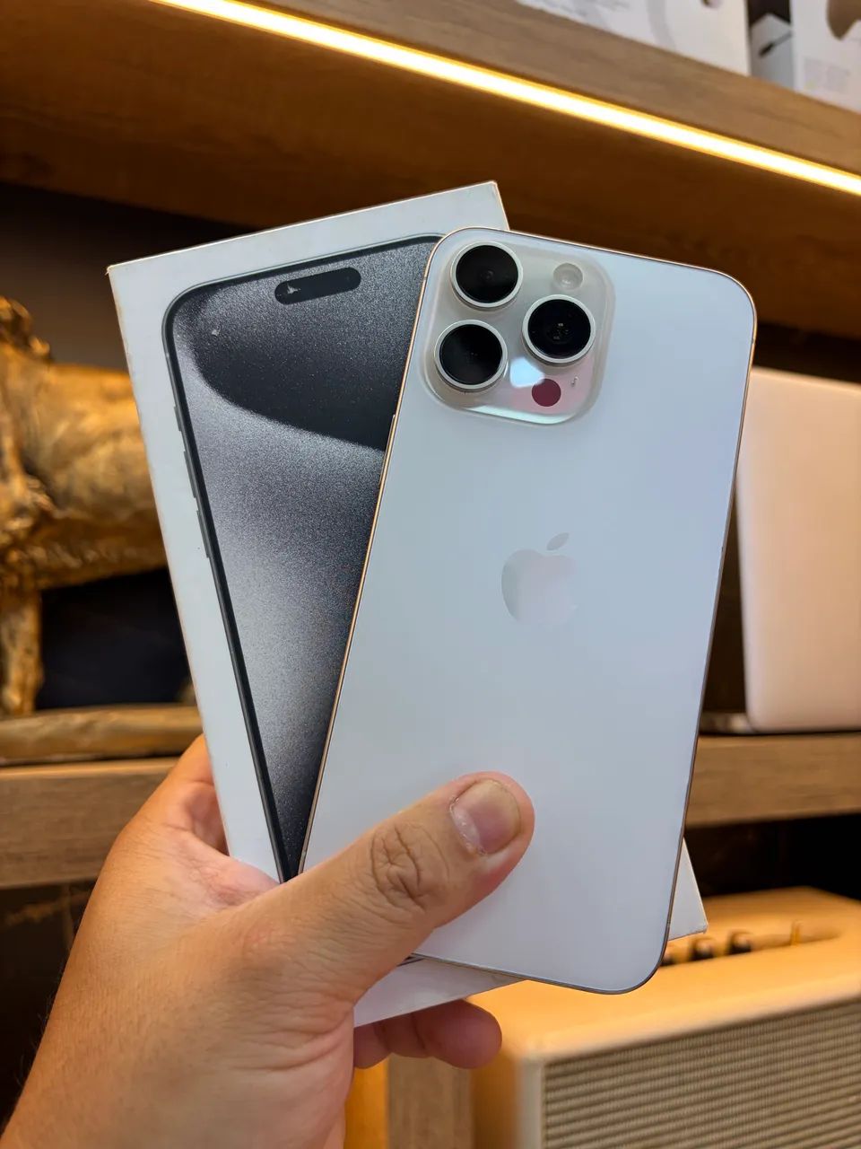 IPHONE 15 PRO MAX 256GB - 86% BATERIA - Celulares e Smartphones