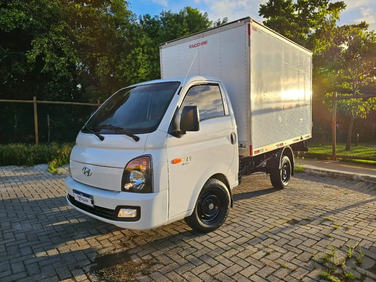 Hyundai HR Diesel Turbo 4x2 (Impecável) bauzinho