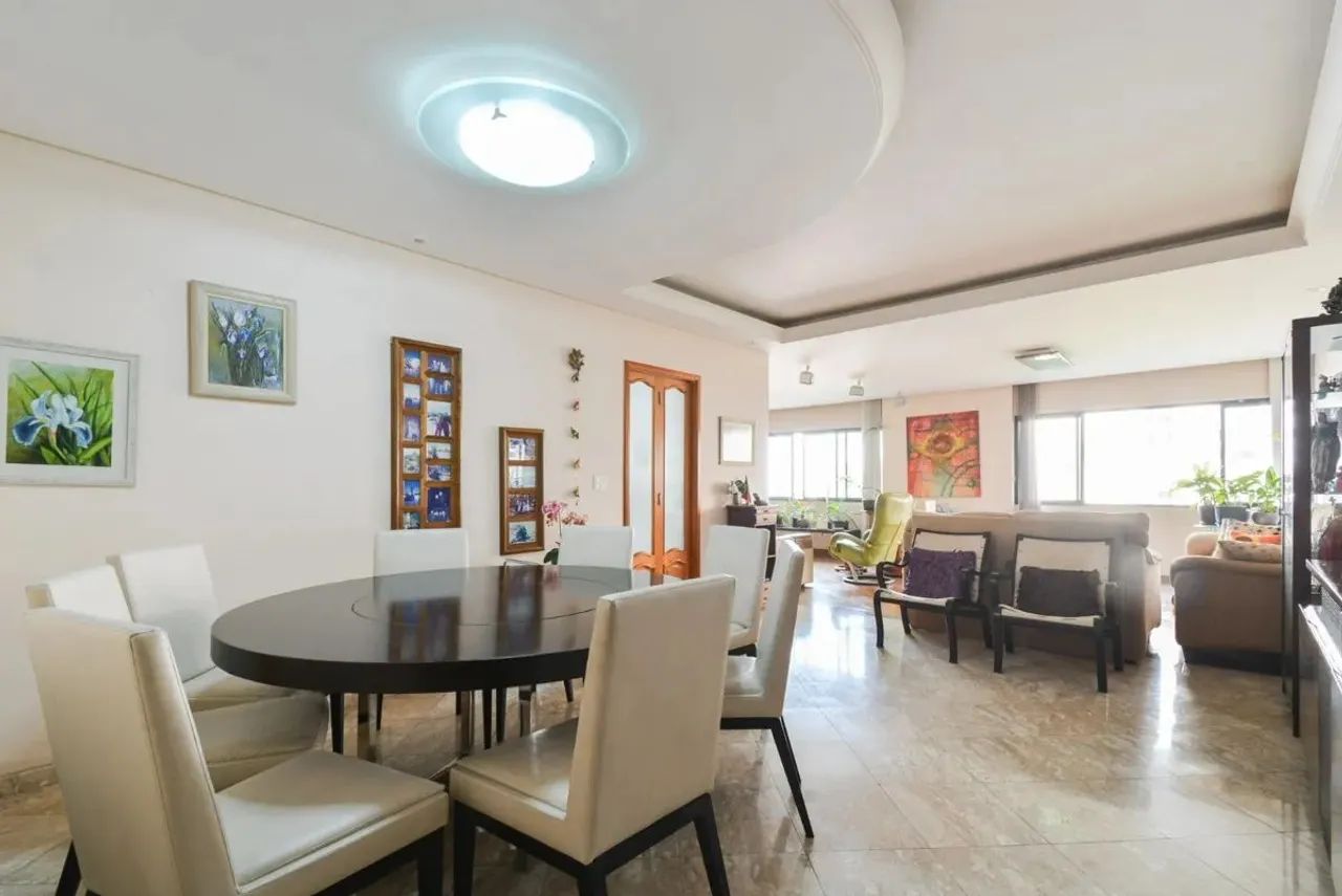 Apartamento tipo para venda com 3 quartos, sendo 1 suíte, 230m²