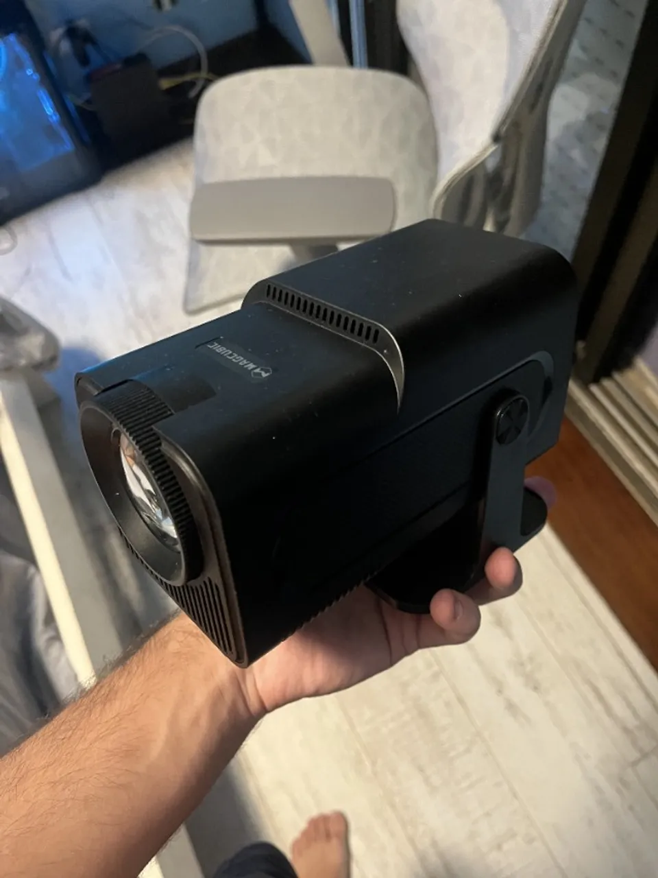 Projetor HY320 MagCubic