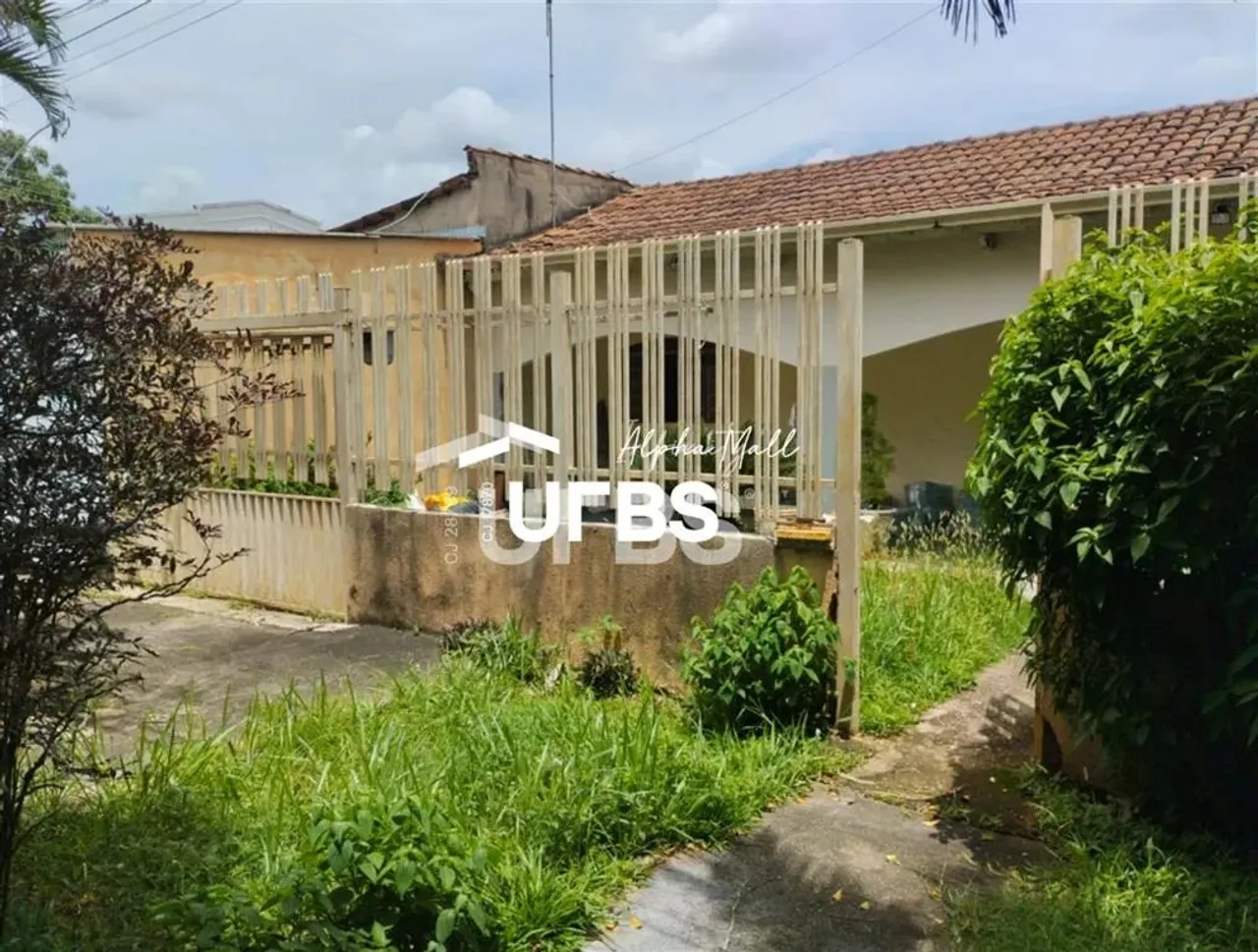 Casa Térrea de Esquina no Jardim da Luz