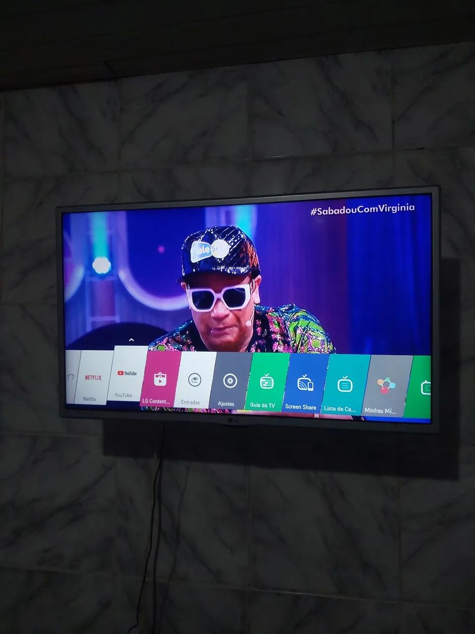 LG 32-inch Smart TV64418589047297120